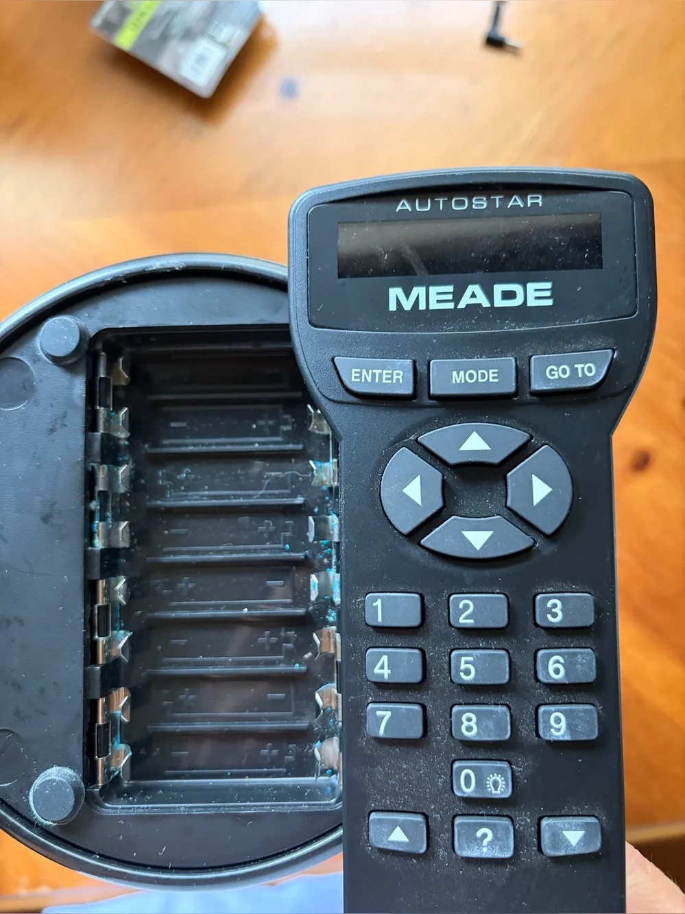 MeadeETX-90EC Astronomical Telescope Kit,Tripod,Electronic Controller,Carrying B